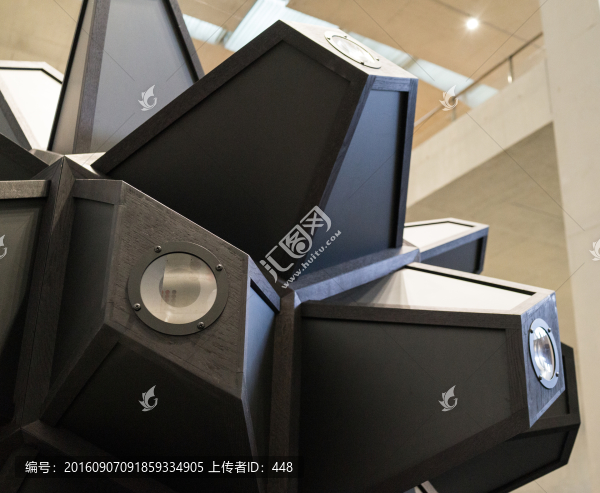 余德耀美術(shù)館展品,燈飾藝術(shù)