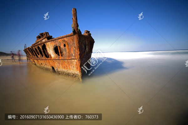 戶外風(fēng)景之海邊棄船