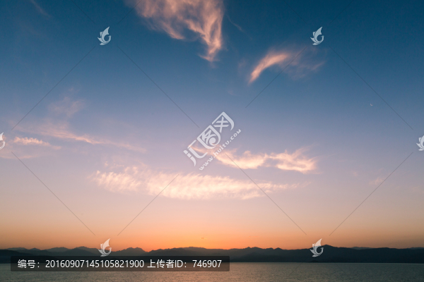 海上日出
