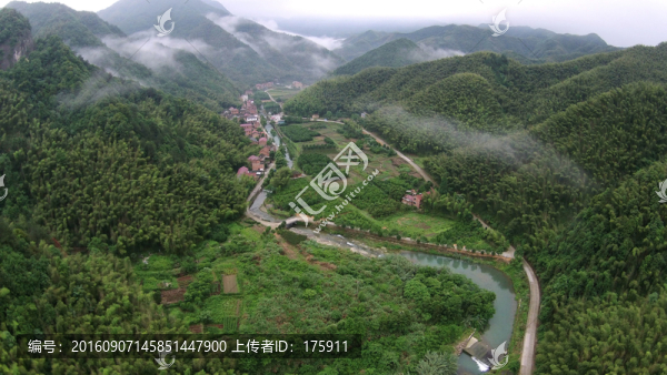 山鄉(xiāng)畫(huà)境