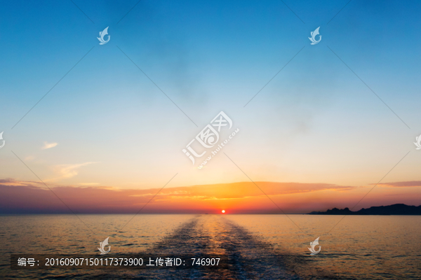 海上落日