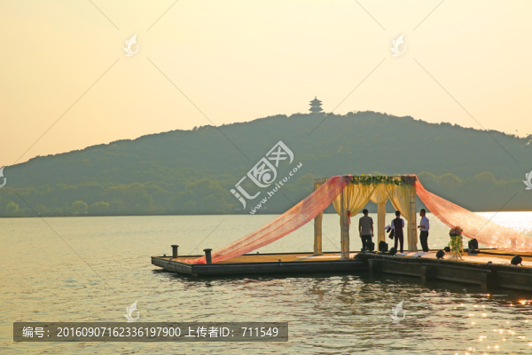 湖上婚禮現(xiàn)場布置