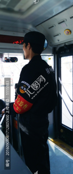 公交車(chē)上的特警