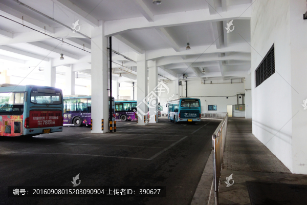公共汽車首末站