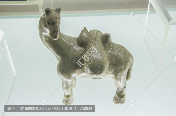 岳州窯唐代青瓷駱駝