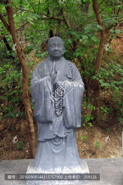大和尚雕塑