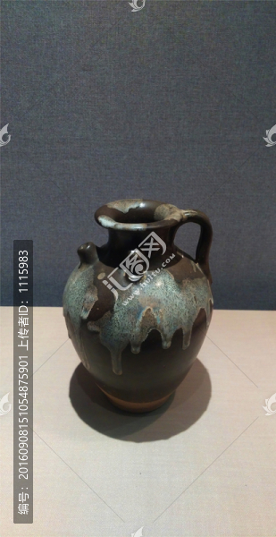 唐代花釉瓷執(zhí)壺