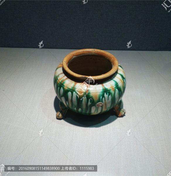 唐代三彩執(zhí)壺