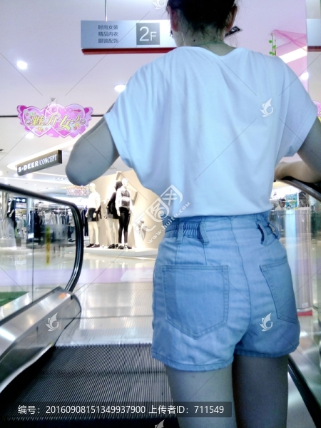 女孩背影