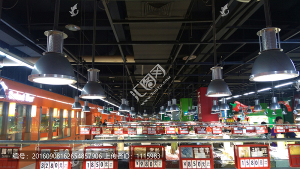 超市內(nèi)景,干貨專柜