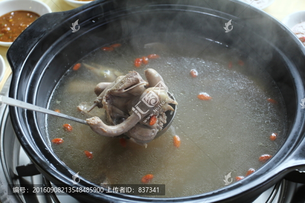 藥材湯底