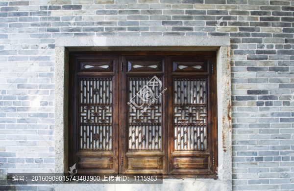 古代鏤空木窗戶