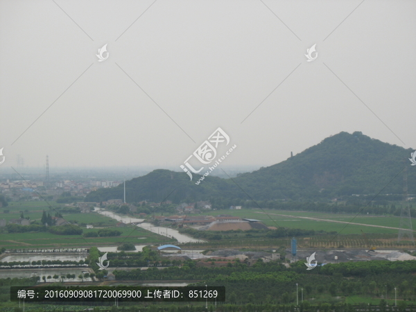 山頂遠(yuǎn)眺