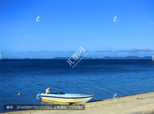 海上小船,碧海藍(lán)天