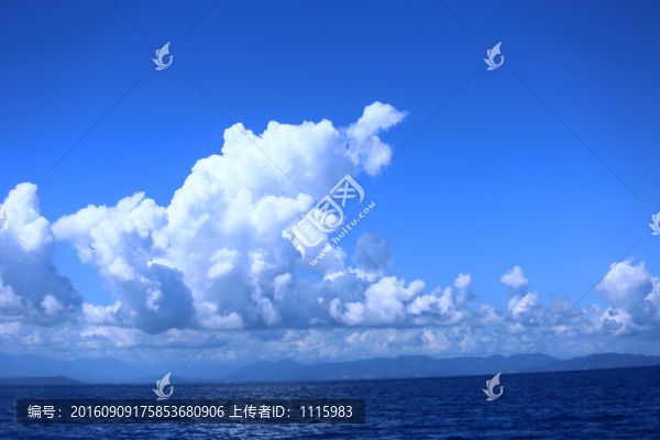 海上云朵