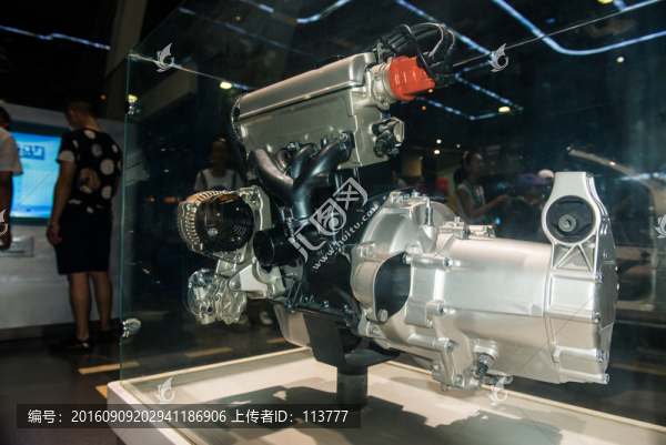 汽車發(fā)動機(jī)模型
