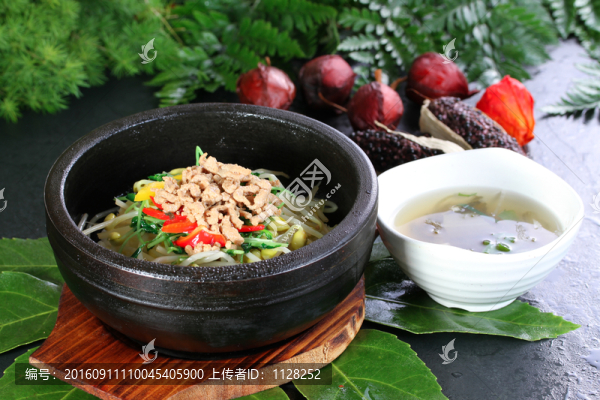 肉絲蓋飯