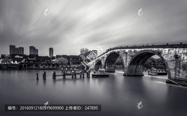 杭州,拱宸橋黑白照片