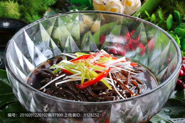 撈汁蕨根粉