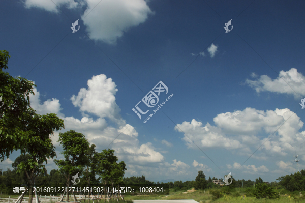 高清藍天白云生態(tài)園區(qū)風光背景
