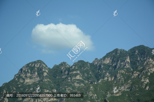 巖石山