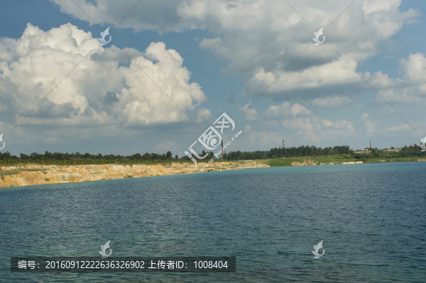 美麗的湖面風(fēng)光高清背景