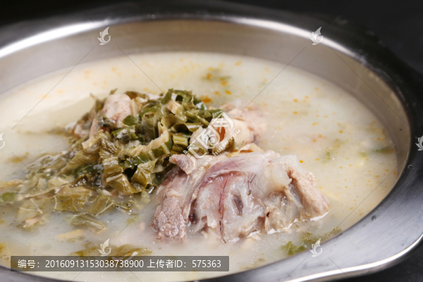 筒子骨燉干菜心