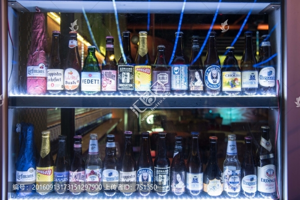 酒吧酒品擺設