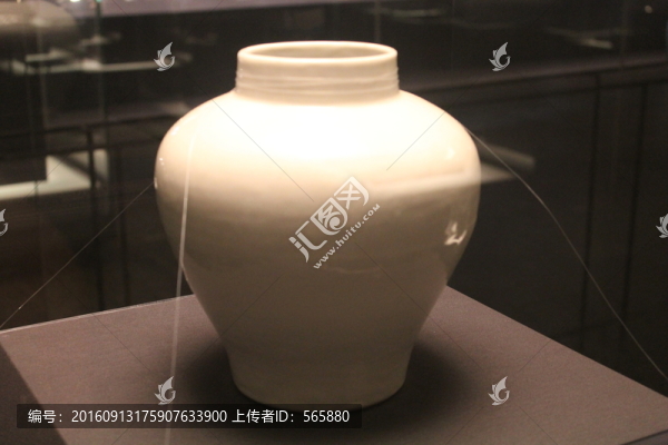 甜白釉罐