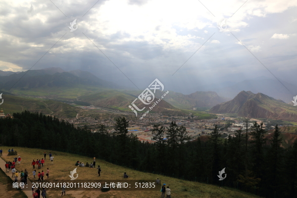 卓爾山