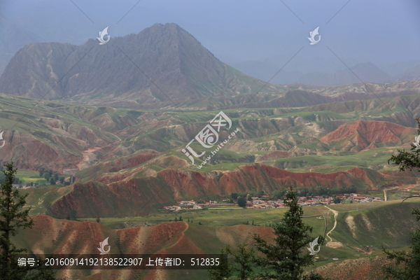 卓爾山