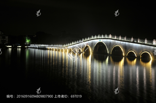 周莊古鎮(zhèn)夜色