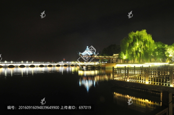 周莊古鎮(zhèn)夜色