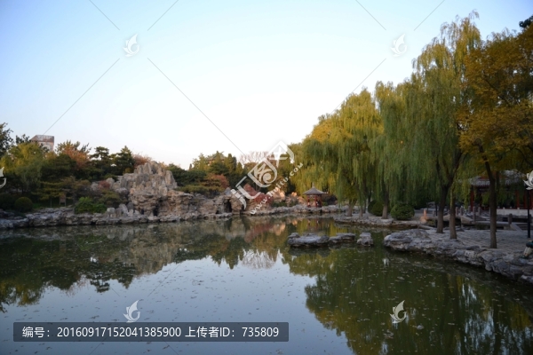 湖邊秋色