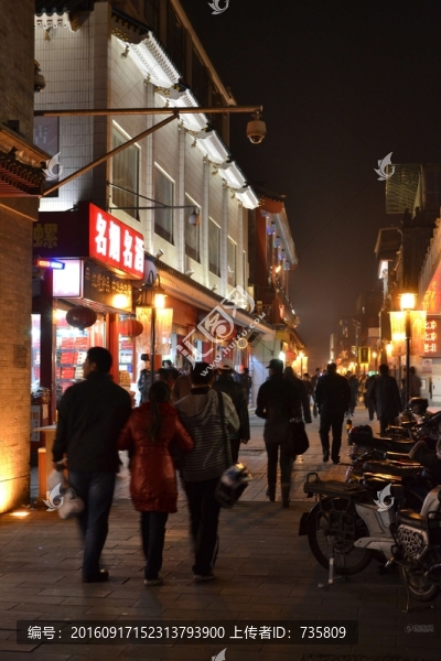 夜晚逛街