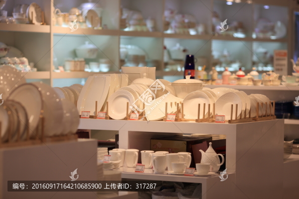 餐具柜臺(tái)