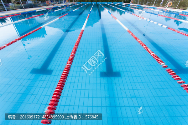 游泳池
