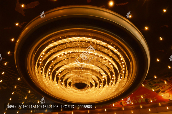 豪華燈飾,金碧輝煌