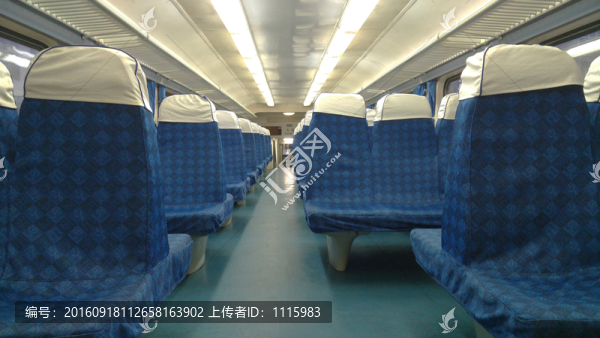 火車硬座車廂