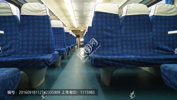 火車硬座車廂