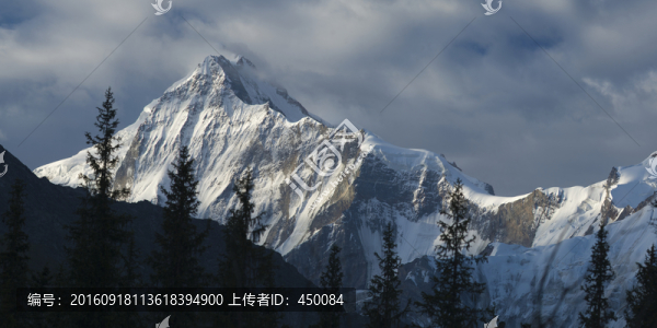 木扎爾特雪山