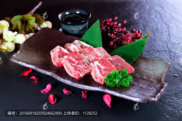 煎牛仔骨