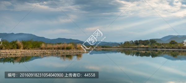 湖泊倒影