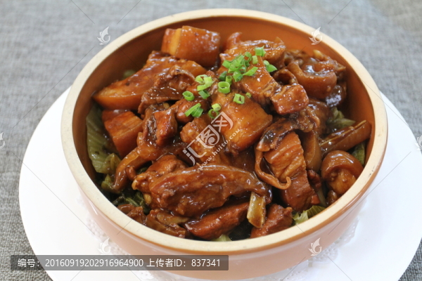 酸菜燜土豬