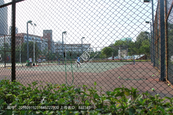 學(xué)校操場