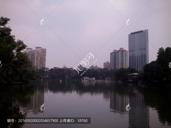 湖邊建筑