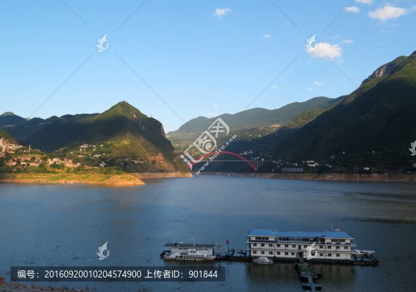 巫峽口
