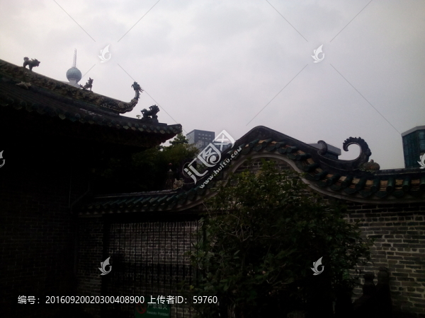 雕梁畫棟