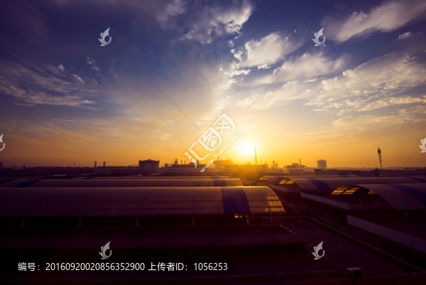 廠區(qū)日出