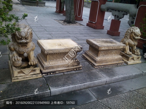 門口石墩